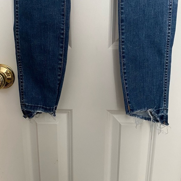 Madewell Curvy High-Rise Skinny Jeans: Drop Step-Hem Edition Size 24 - Picture 6 of 13